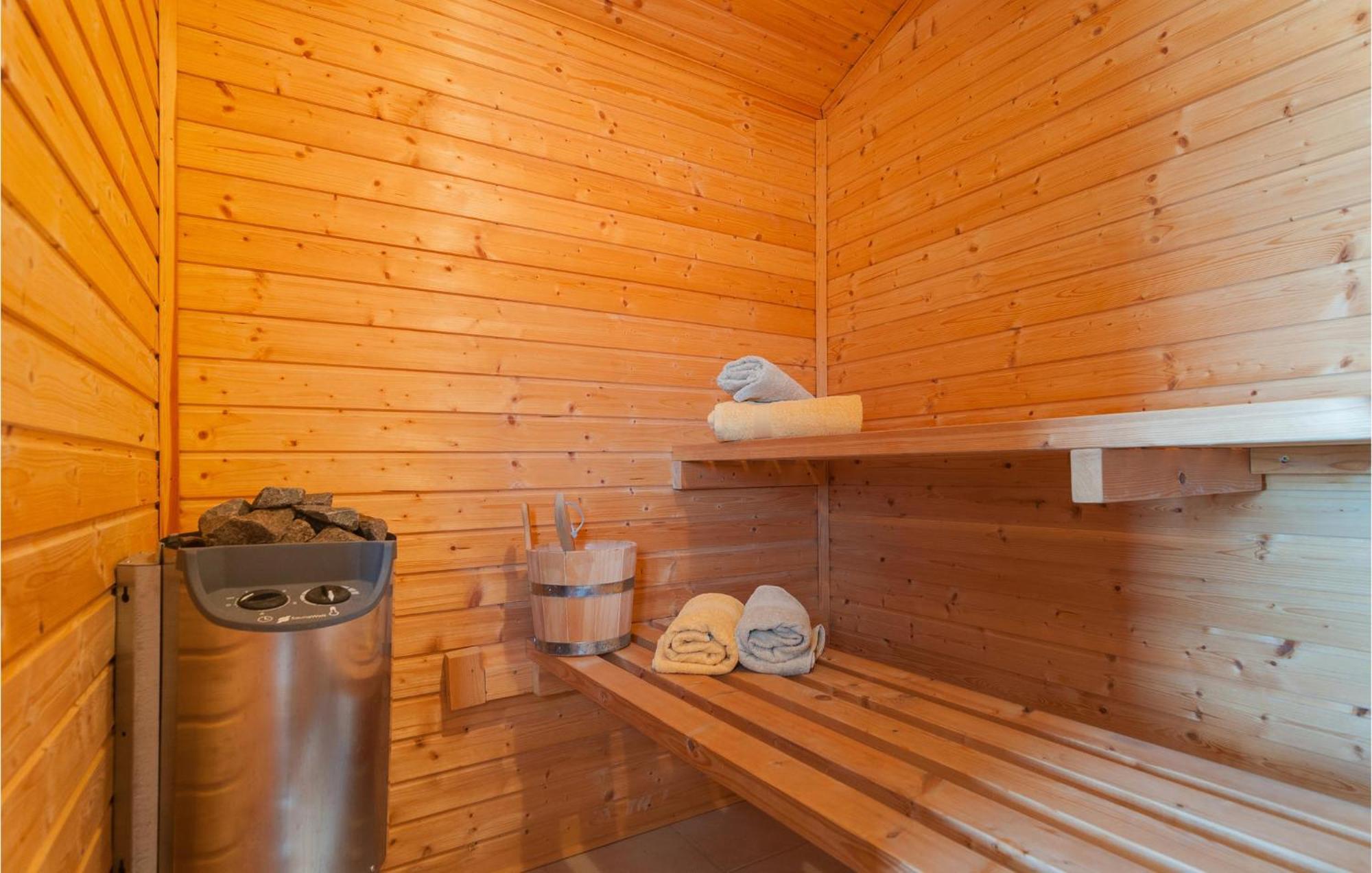 Cozy Home In Mudri Dolac With Kitchen Basina Eksteriør bilde
